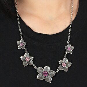 Paparazzi Jewelry Accessories - Wallflower Wonderland - Pink Necklace - Vintage